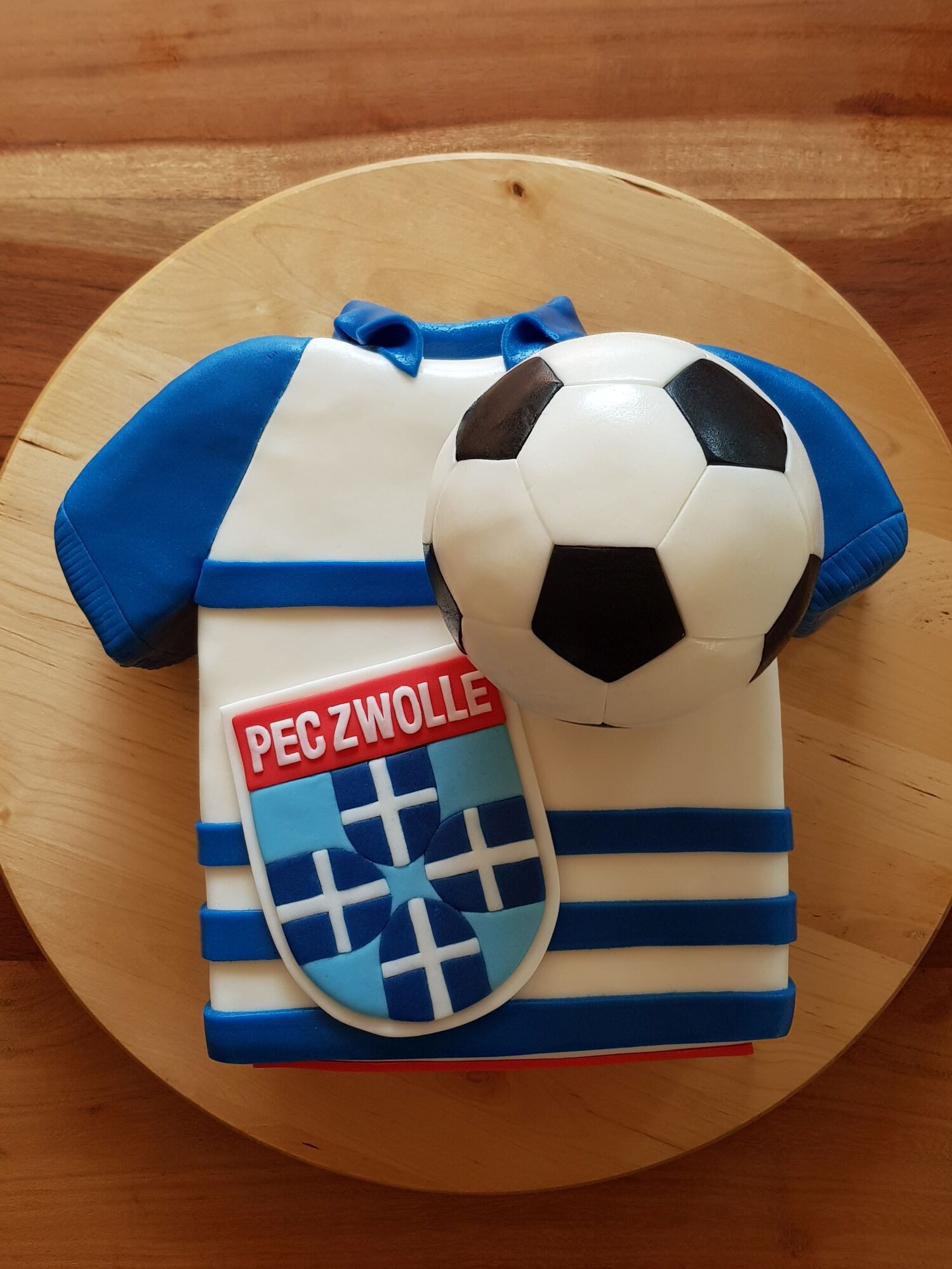 PEC Zwolle taart met 3D voetbal